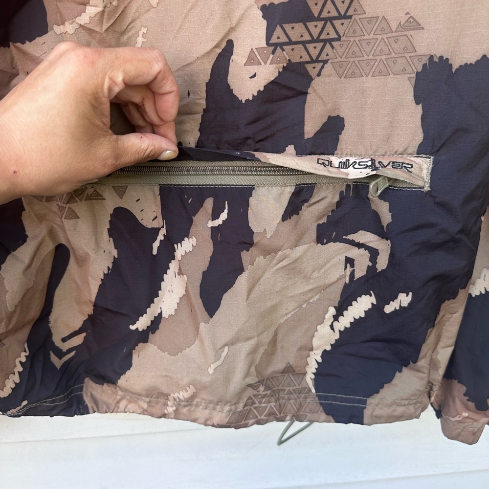 QuickSilver Windbreaker - Picture 3 of 4